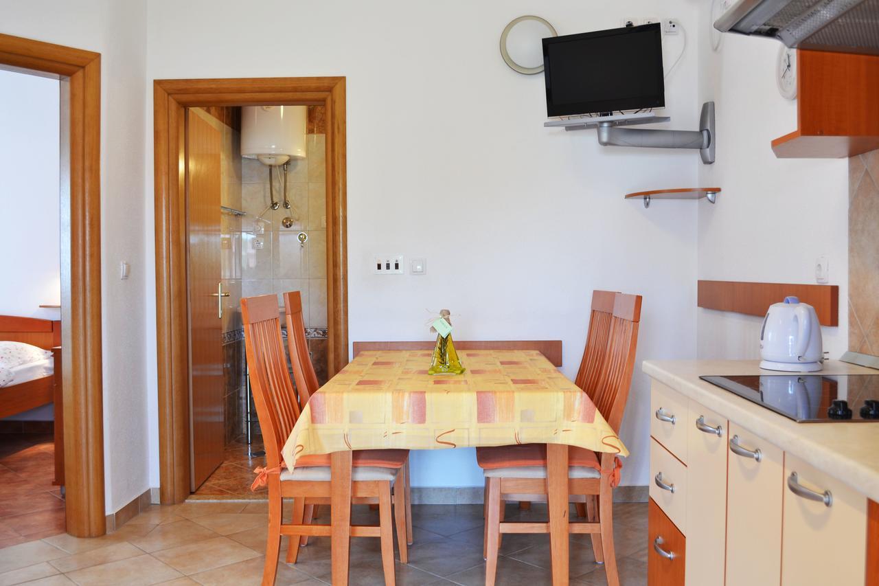 Apartments Milka Водице Екстер'єр фото